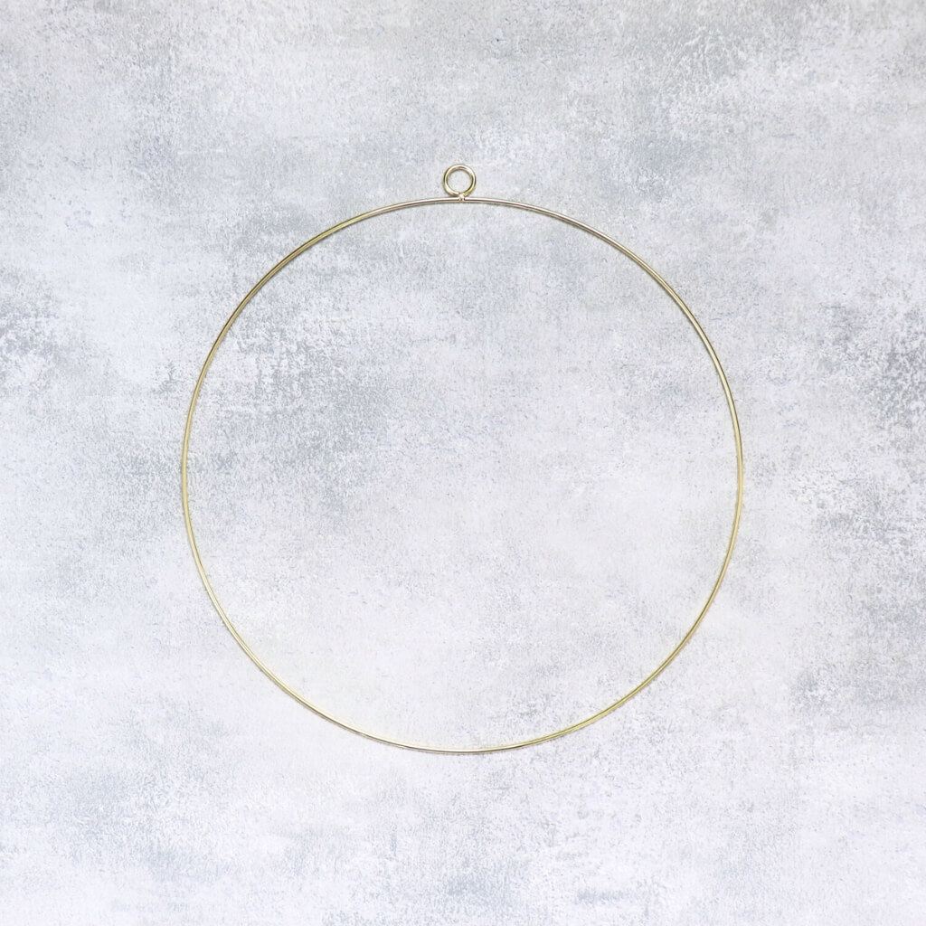 Kovový dekorační kruh s očkem – zlatá, průměr 28 cm, kovový základ pro věnce a dekorace